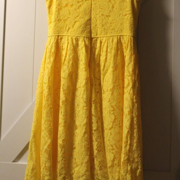 Lulu's Women's bright yellow v neck lace fit & flare dress M EUC - Picture 6 of 6
